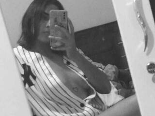 Еротичний відеочат adara-orson