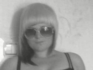 Еротичний відеочат adelisha28