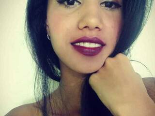 Еротичний відеочат AdelleRouss