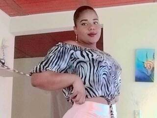 Еротичний відеочат AdrianaGuz