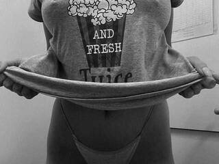 Еротичний відеочат Affectionat0