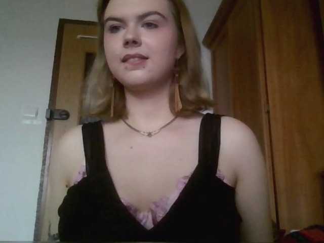 Фотографії AileenGold #babe #sexy #hot #college #fetish #femdom #lingerie #bigtits #piercing
