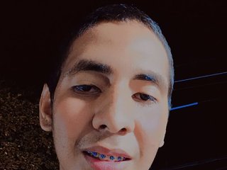 Еротичний відеочат Alexcumhot