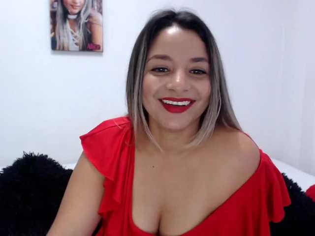 Фотографії alicequeenx hello guys welcome to my room im new model in here help me complette my goal and enjow the show #latina#curvy#hot#blonde#pvt#dildo#cum#squirt#pvt