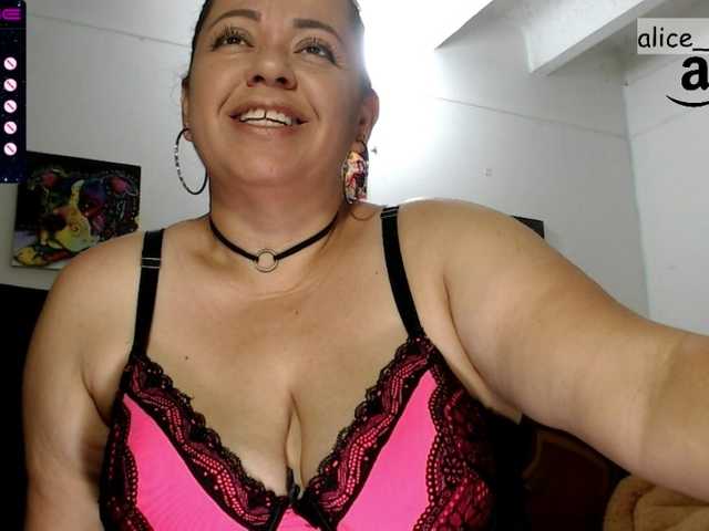 Фотографії AliceTess My Birthdat!! Lets have a great time together, make me feel happy and horny with u tips!! #milf #latina #mature #bigtits