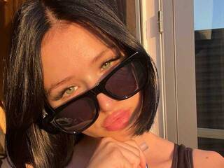 Еротичний відеочат Ally-nin