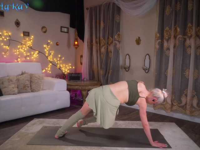 Фотографії AmberLaRay I will respond to tips after my yoga pre-show ❤The Always Happy, Always Horny❤ #fit #bigclit #bigass #bigboobs #joi