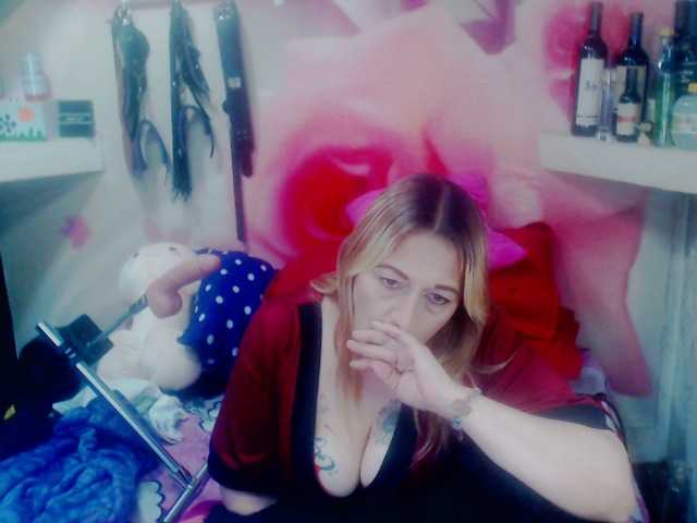 Фотографії annysalazar Hello, welcome to my room! : Please, without demands! Pray or ask! First advice! My Lovense is active, I will be very happy if you make my pussy wet even more.