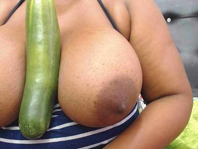 Фотографії antonelax #ass #pussy #lush #domi #squirt #fetish #anal deep cucumber #tokenkeno