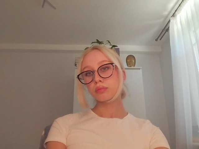 Скріншоти передачі AnyaDirty