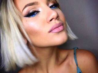 Еротичний відеочат AprilJuicy