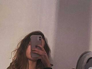 Еротичний відеочат AriellaFerr00