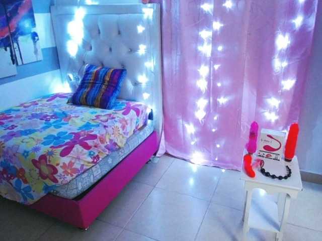 Скріншоти передачі ashly-queens