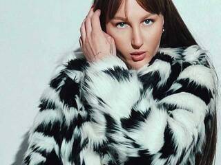 Еротичний відеочат AtanaWillis