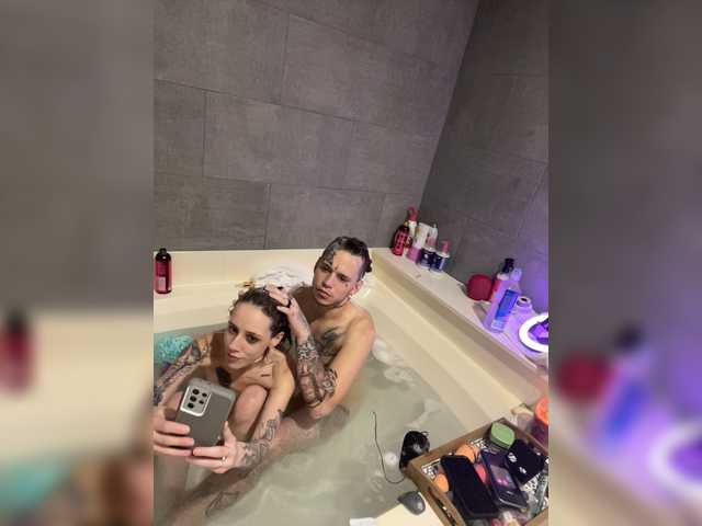 Фотографії Ayejax1 Hot tub time machine