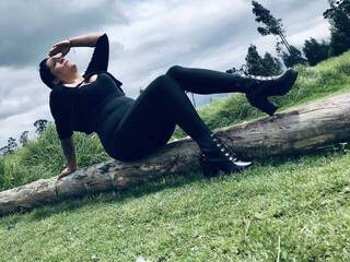 Еротичний відеочат bella-devil