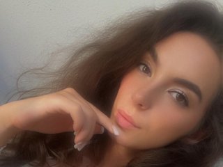 Еротичний відеочат bellaqueen0701