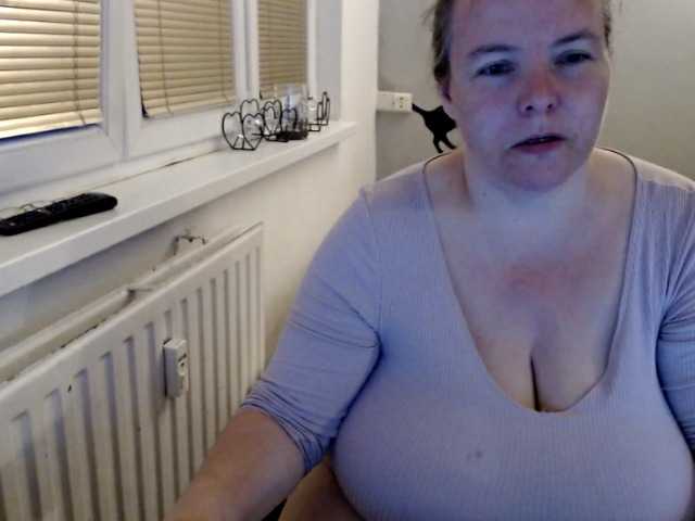 Фотографії Bessy123 squirt group,lovense, play breasts play pussy, play ass + toy spy, group oil body, group. tits here 10, naked, body 20, squirt pvt, lovense spy