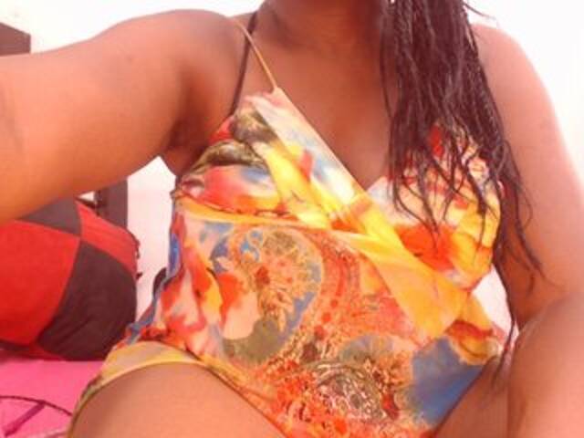 Скріншоти передачі BigBustyBlack