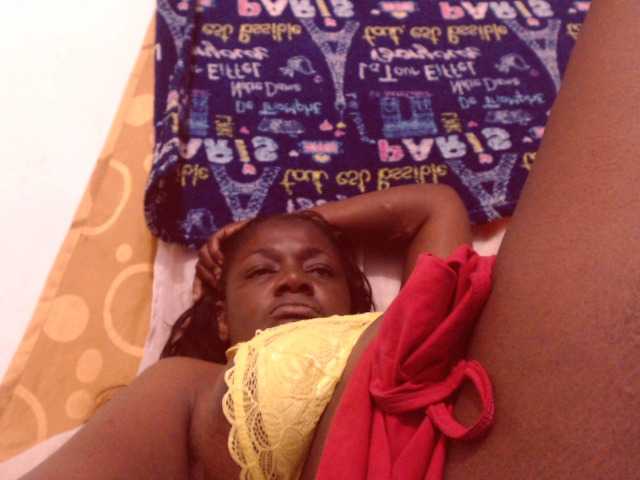 Скріншоти передачі BigBustyBlack