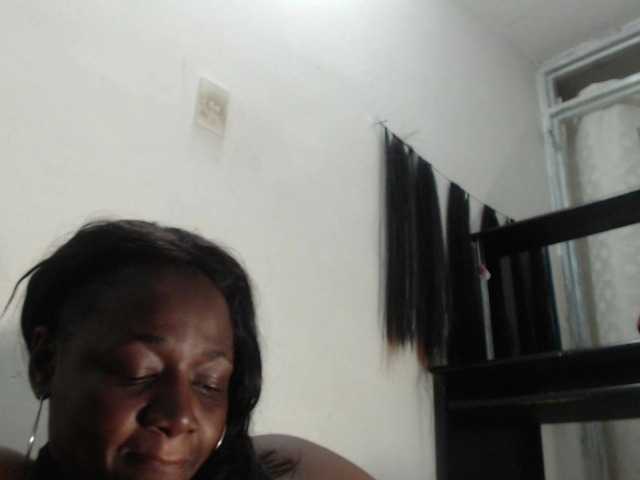 Скріншоти передачі BigBustyBlack