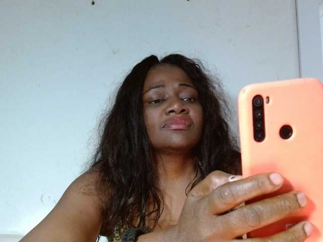 Скріншоти передачі BigBustyBlack