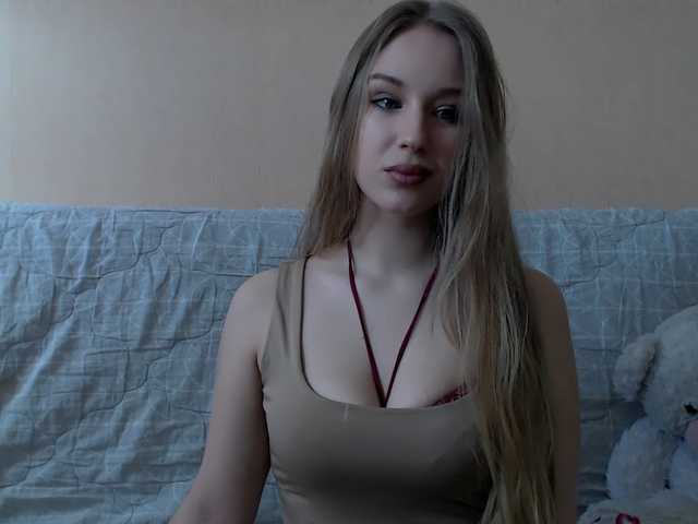 Фотографії BlondeAlice Hello! My name is Alice! Nive to meet you. Tip me for buzz my pussy! I love it! Take me in my pvt chat first! Muah!