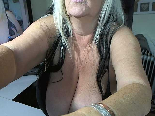 huge natural 40 JJ titties ready for you x