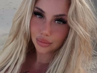 Еротичний відеочат TiaDollDotCom