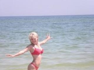 Еротичний відеочат blondinka96