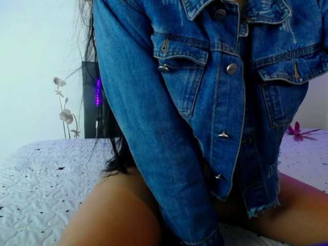 Фотографії blueberry-emm echarme aceite en las nalgas [15 tokens left] #bigboobs #18 #mature #latina #new #teen #milk #feet #pant #mistress #smalltits #bdsm #indian #skinny #daddy #young