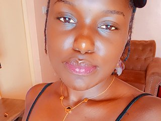 Еротичний відеочат Brownshuga94