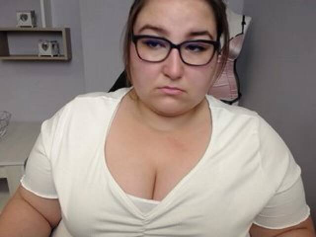 Скріншоти передачі bustyLEXX