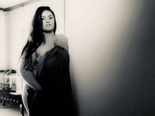 Еротичний відеочат BustyLeyla