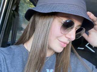 Еротичний відеочат CarlieActive