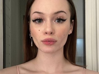 Еротичний відеочат CarolynLindsey