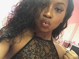 Еротичний відеочат charliebarbie