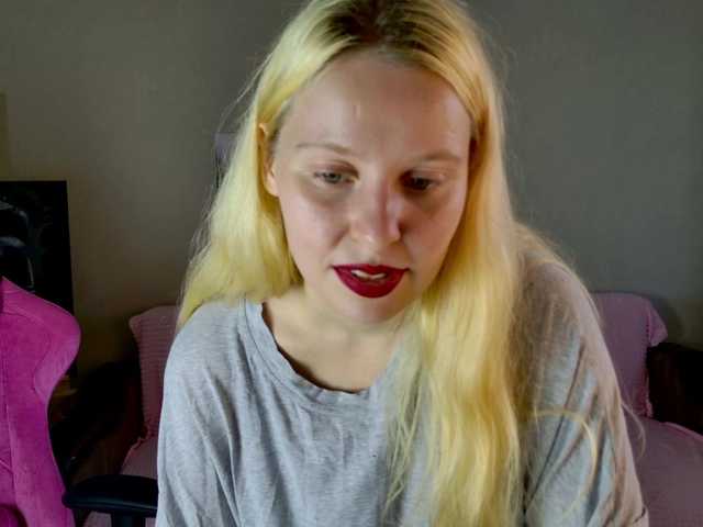 Скріншоти передачі charming-blonde