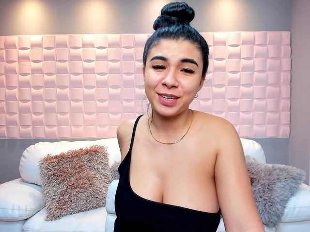 Фотографії ChelseaMills With the weekend Chelsea has arrived ready to serve you, she is yours!/spit tits 89/Ride dildo 144