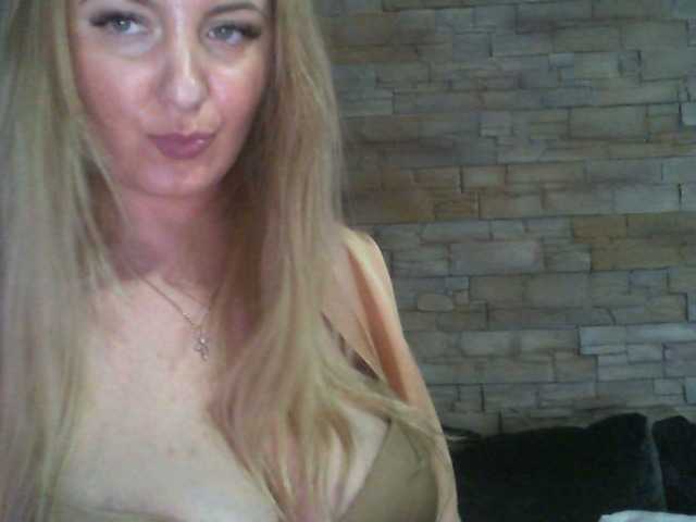 Скріншоти передачі ChristinaHotX