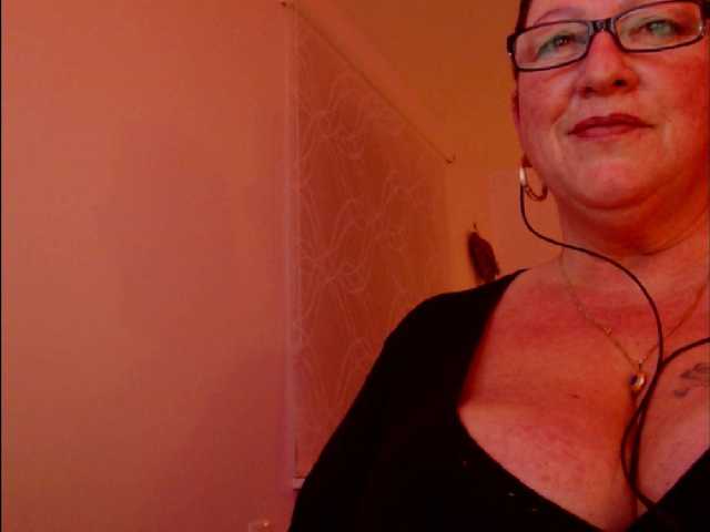 Фотографії Connyat99 Make Mistress Conny happy with the vibration 201 ultra high kiss tits flash 80 tips guys kiss only german here pm 20Domi 5 min steuern 200 tips