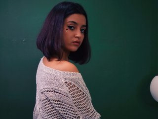 Еротичний відеочат CoralineJonez