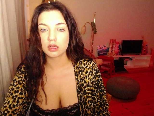 Фотографії CroftLaraxxx #joi #cei #cbt #sexy #brunette #biglips #laracroft #bigboobs #boobs #roleplay #hot #dom #femdom #fetish