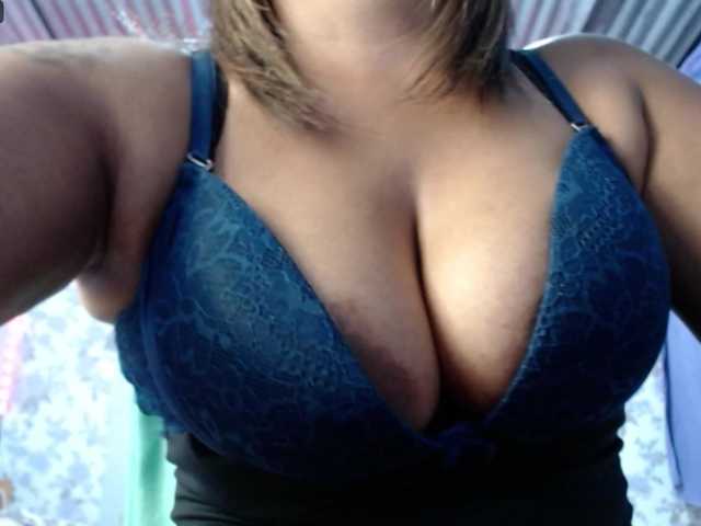 Фотографії Dahian-Diamod hey♥ come to play♥ hru? #milf #ebony #mommy #latina #mature♥♥♥