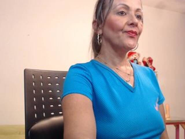 Скріншоти передачі SquirtNstyGrl