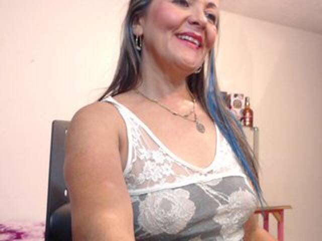 Скріншоти передачі SquirtNstyGrl