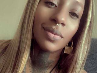 Еротичний відеочат DomCherrired