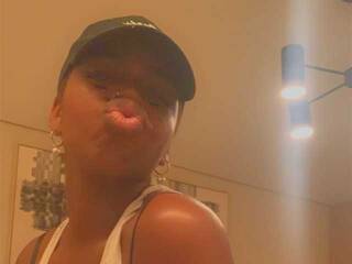 Еротичний відеочат Dubaeee