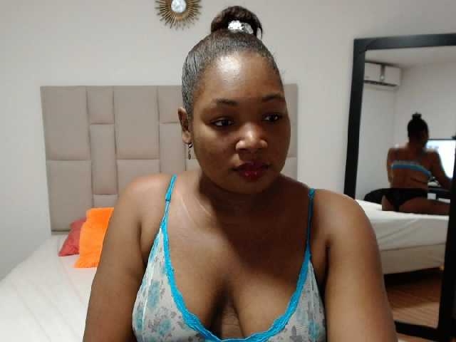 Фотографії EbonyCamille I wanna be full naked for youou! 199, we are 142 tokens closer!