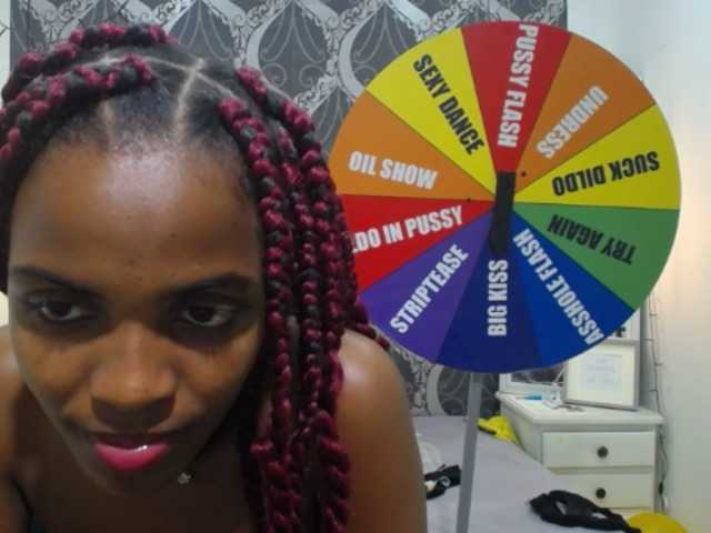 Фотографії EbonyLinda Hello guys :) Welcome to my oil show, you want to play with me ?do not forget to leave your gift #teen #bigboobs #latina #squirt #deep #cum